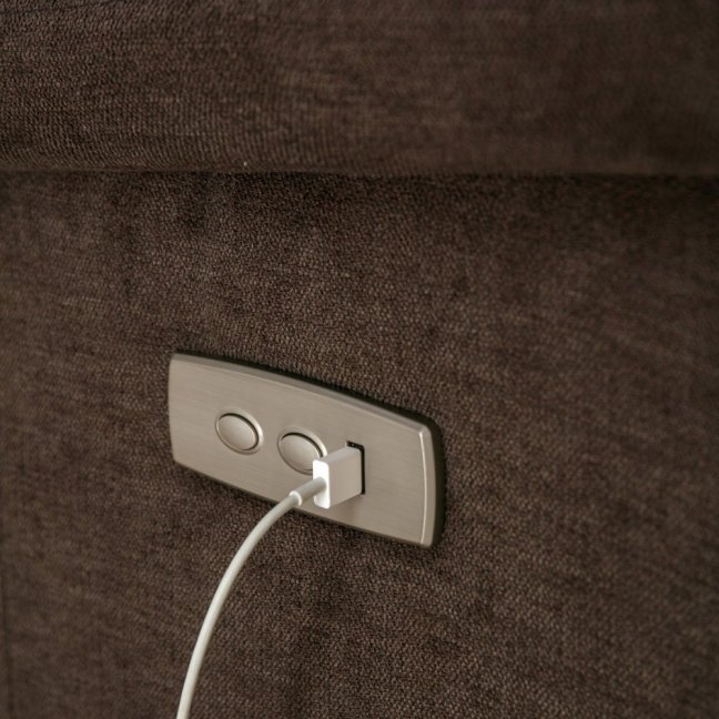 TV křeslo HUGO s elektrickým polohováním — látka, hnědá