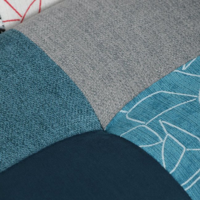 Relaxační křeslo ušák LISA + taburet — masiv, látka, modrý patchwork